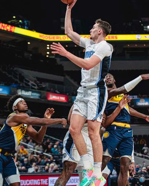 卡鲁索的社 卡鲁索的社